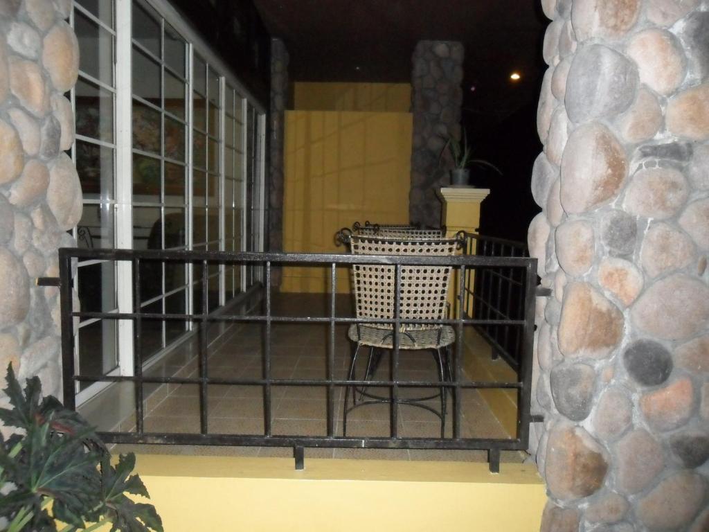 Tagaytay Econo Hotel Тагайтай Экстерьер фото
