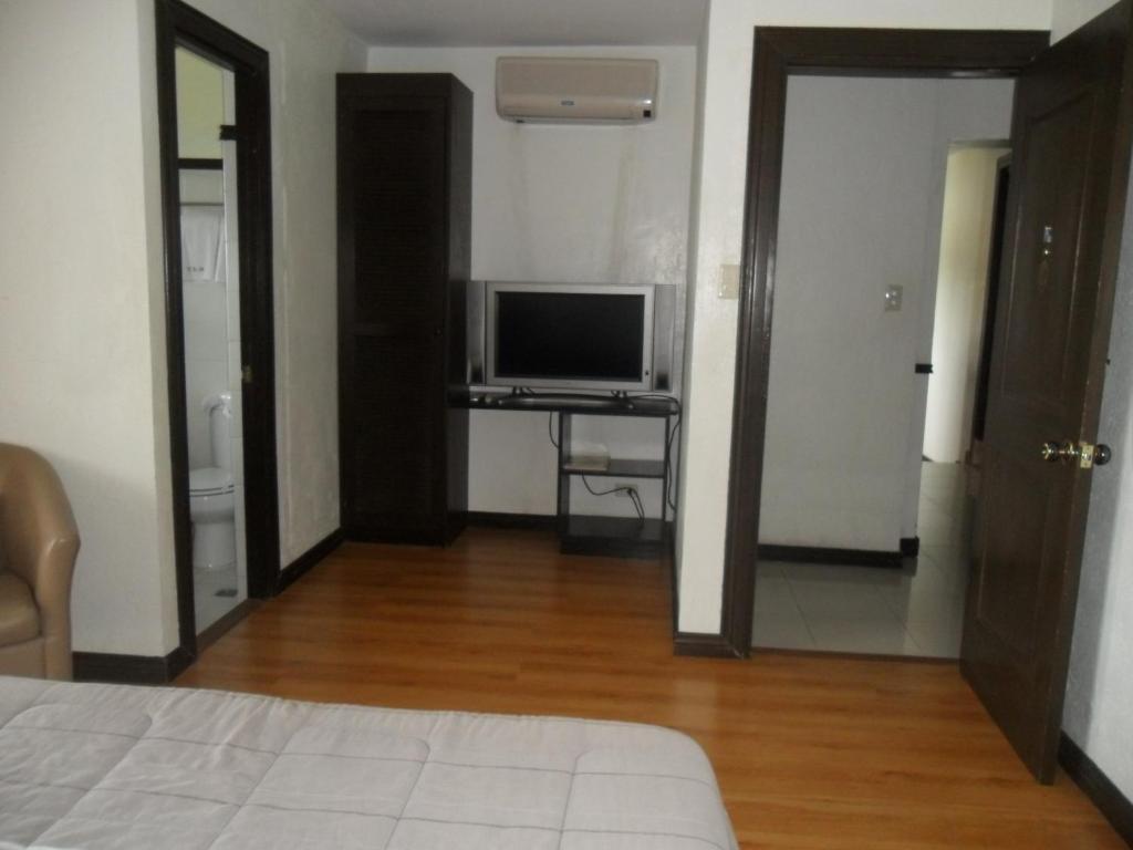 Tagaytay Econo Hotel Тагайтай Номер фото