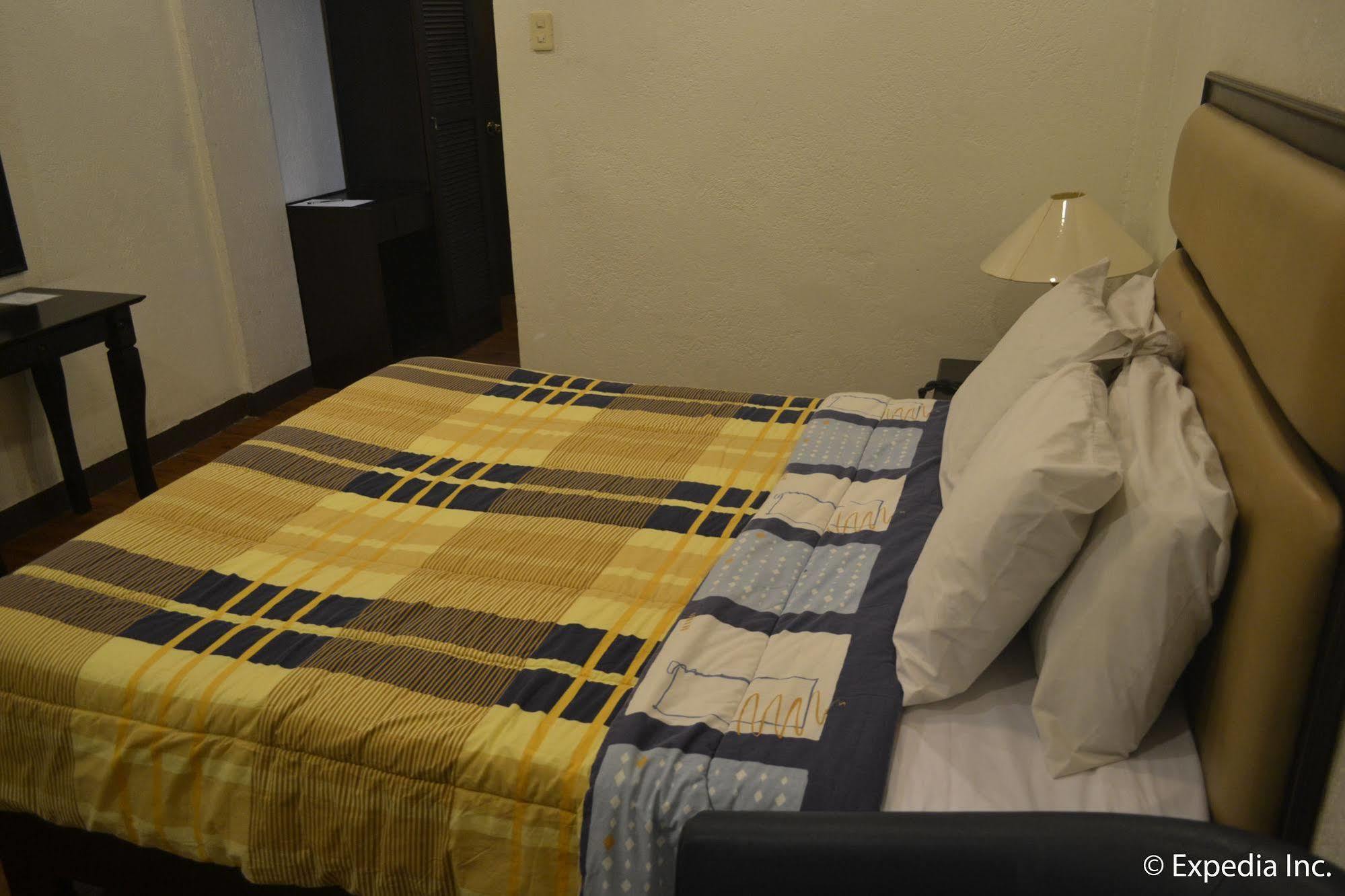 Tagaytay Econo Hotel Тагайтай Экстерьер фото
