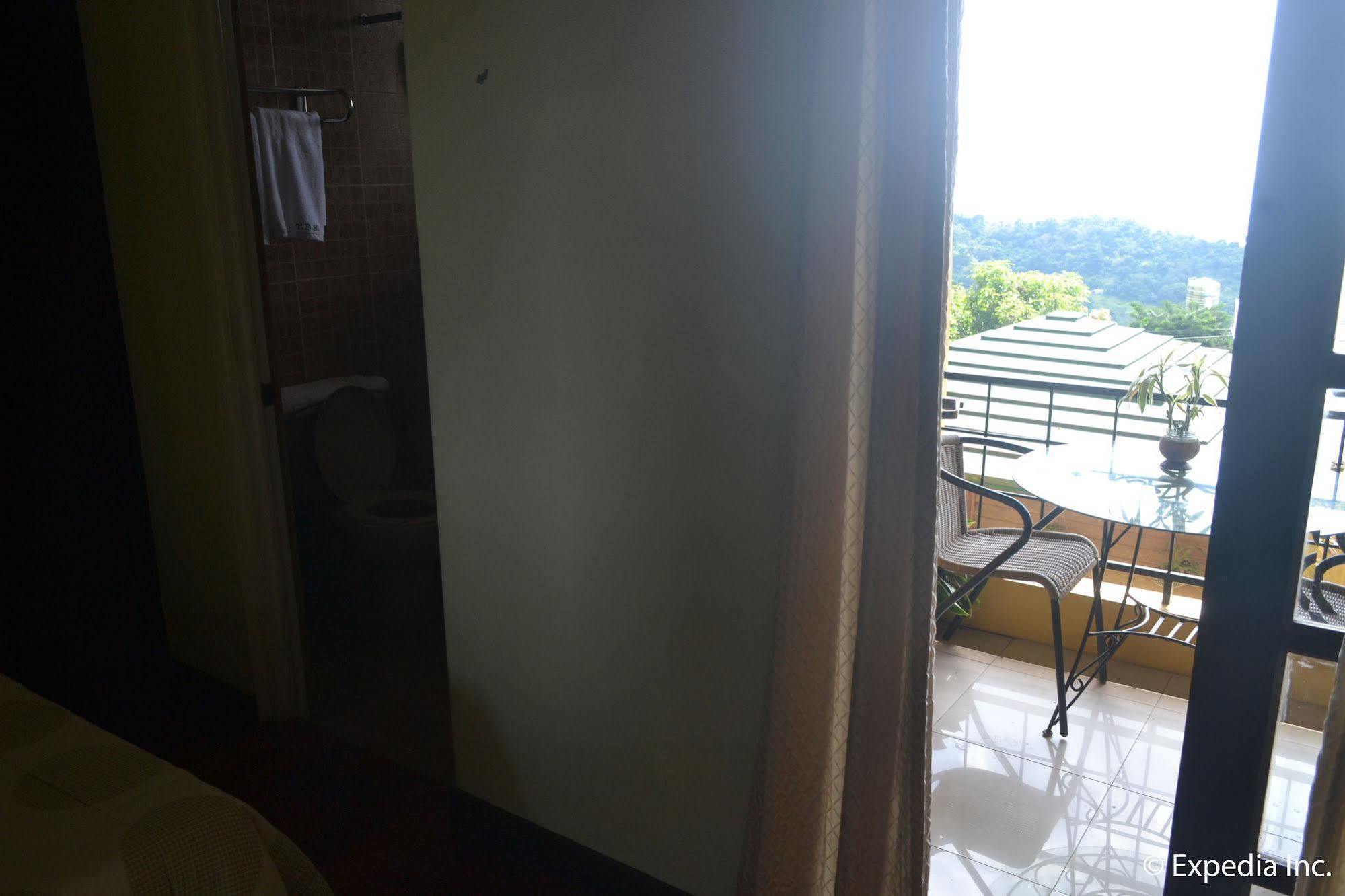 Tagaytay Econo Hotel Тагайтай Экстерьер фото