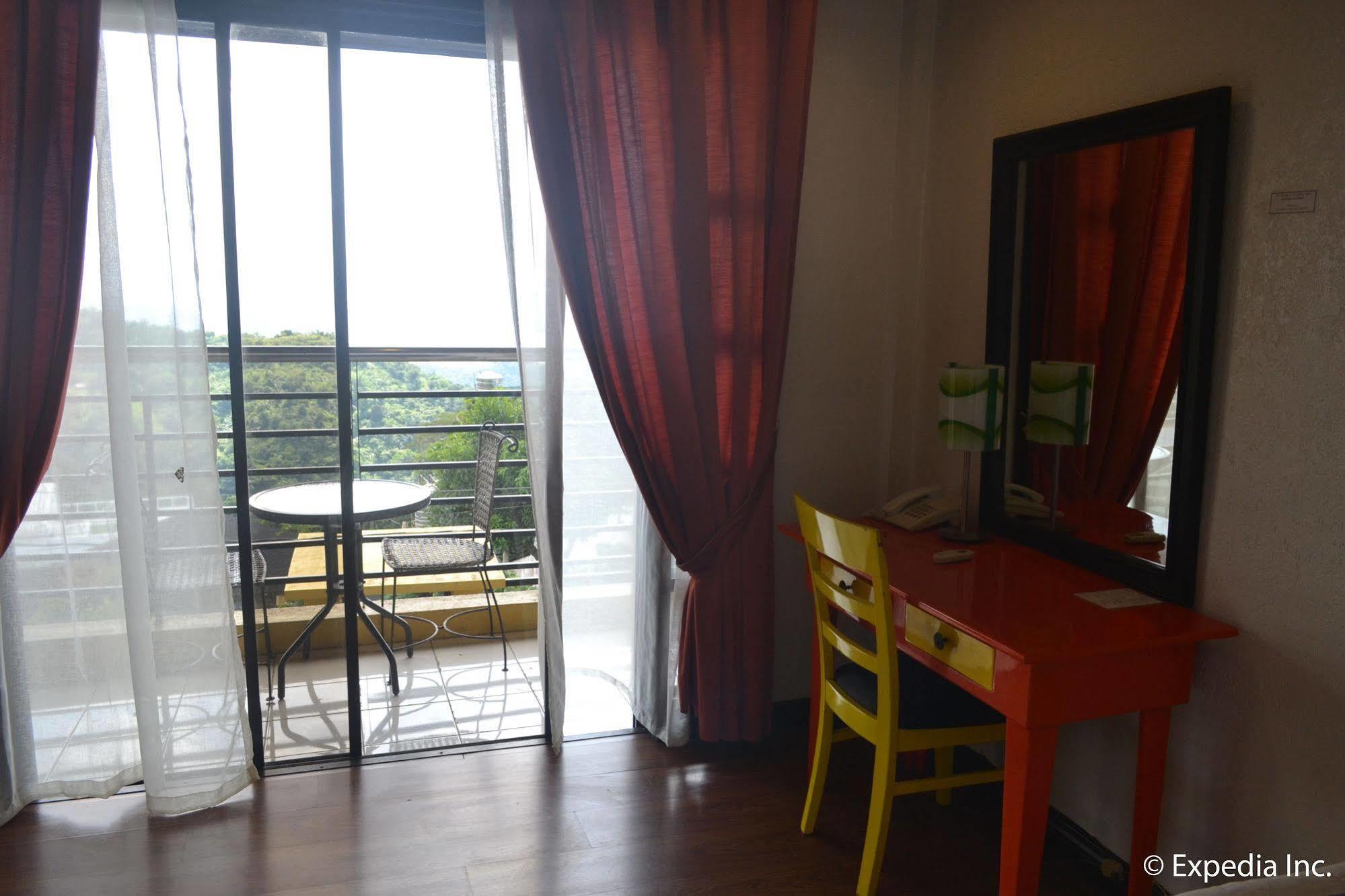 Tagaytay Econo Hotel Тагайтай Экстерьер фото
